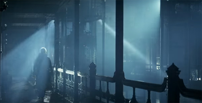 The power of light and dark to tell a story. Blade Runner. Image Credit: Warner Bros.