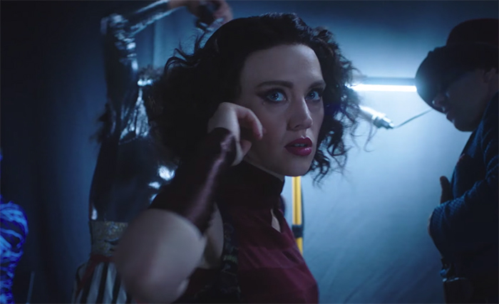 Kate McKinnon is beautifully back-lit, like damn