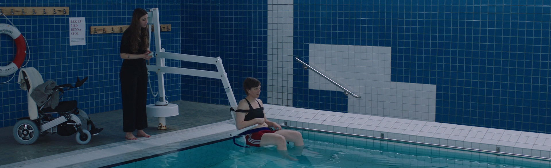 Alive. Image Credit: Distribution with Glasses.