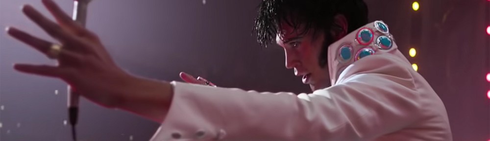 Elvis in full regalia