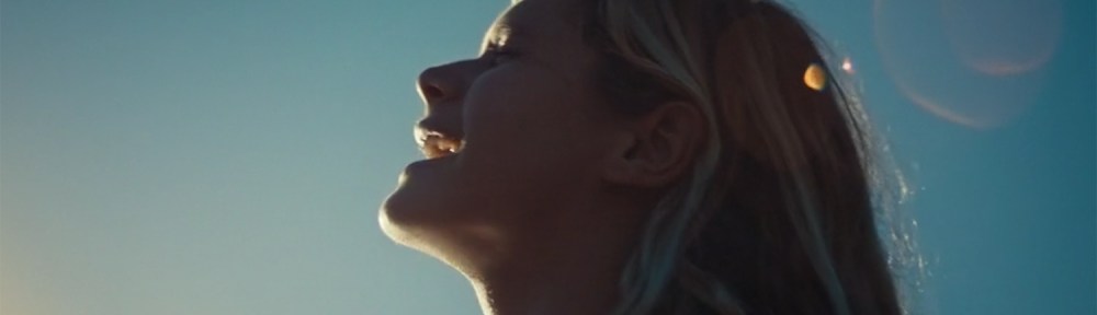 Maxie singing Powderfinger’s My Happiness.