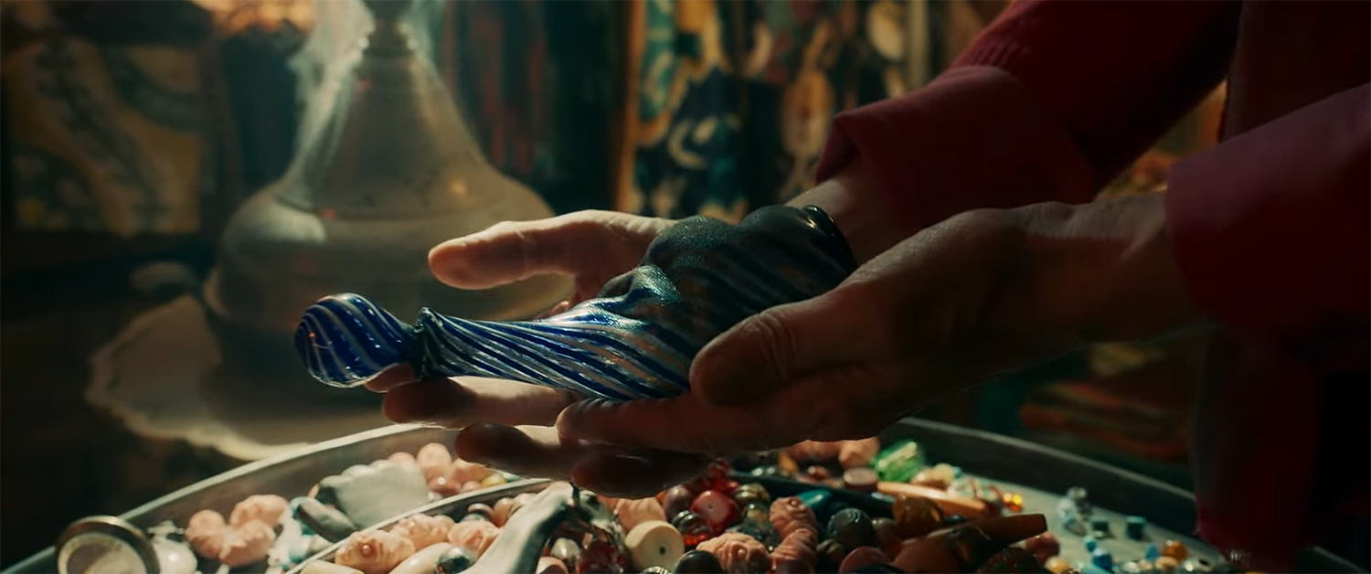 Alithea holding the jar.