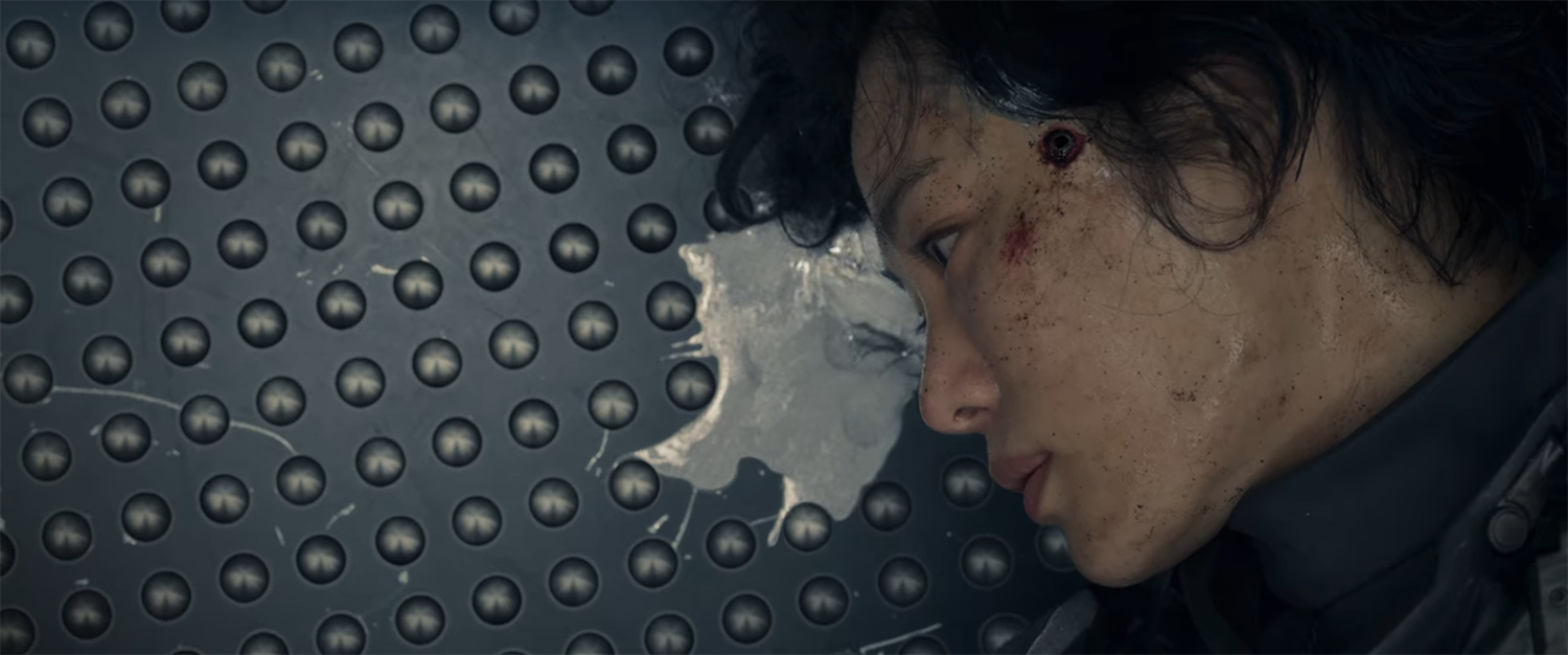 Jung_E bleeding silver blood.