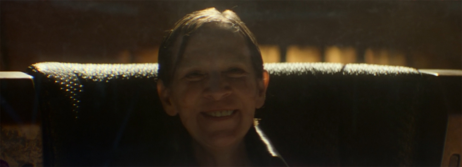 Amanda Plummer is Vadic