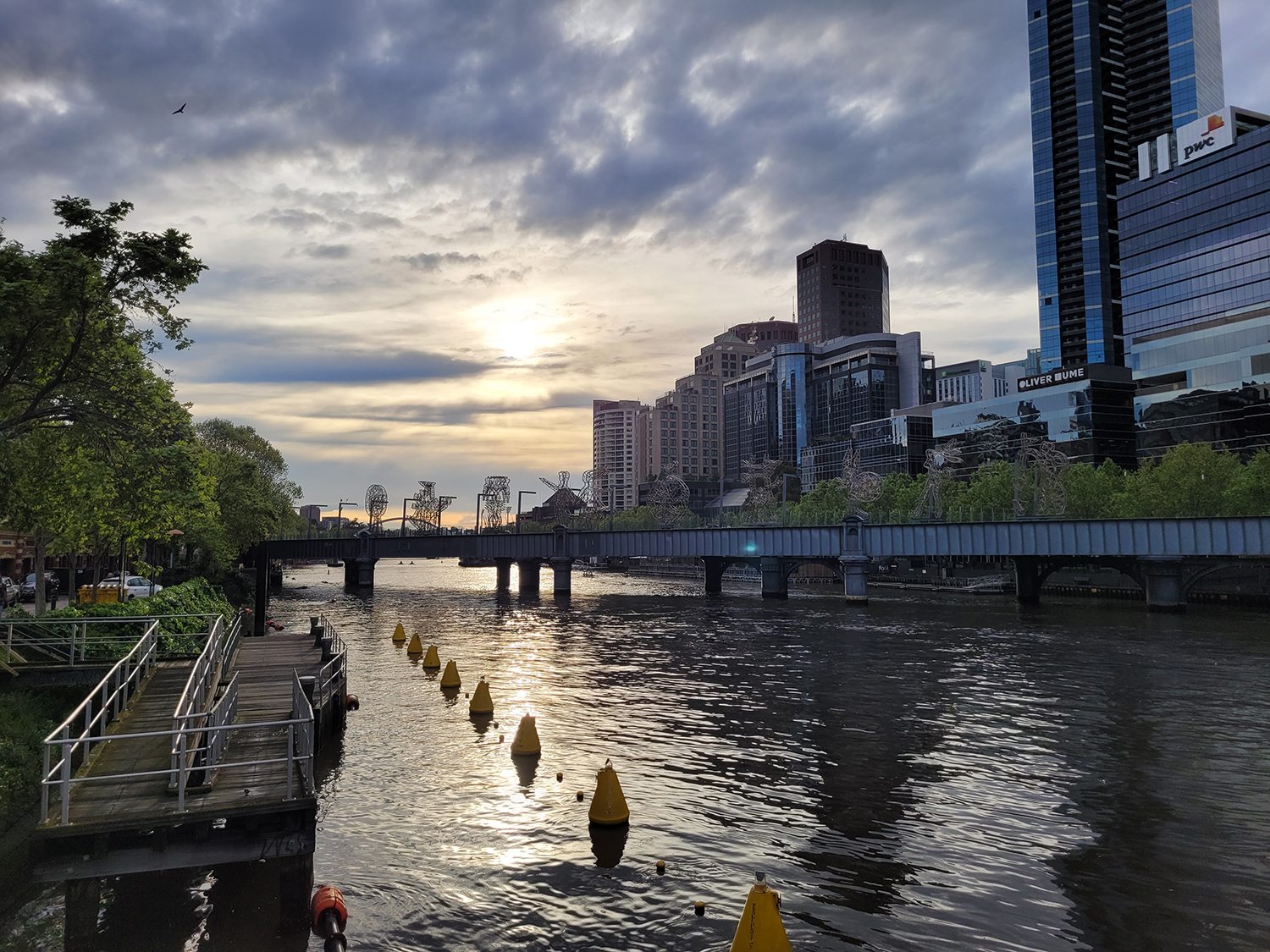 Sun Rises over the Yarra River.