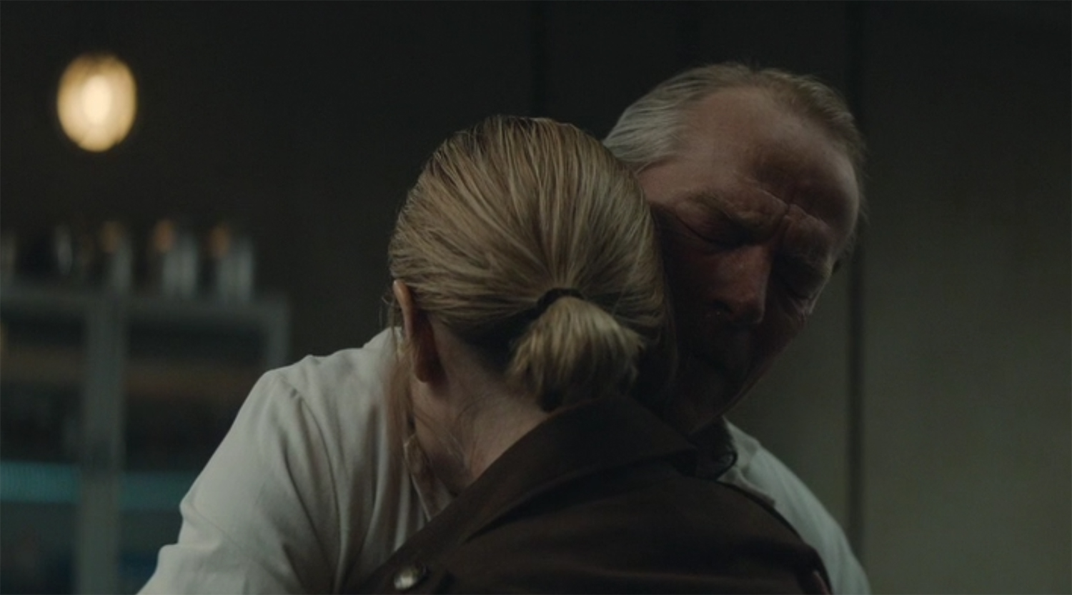 Juliette and her father reconcile.