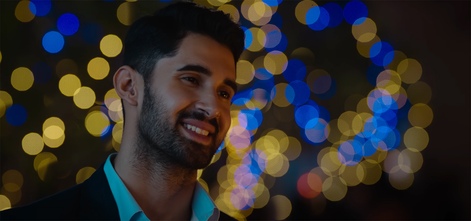 Amrit smiles when he sees Tulika.