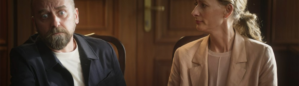 Małgosia just slapped Jacek.