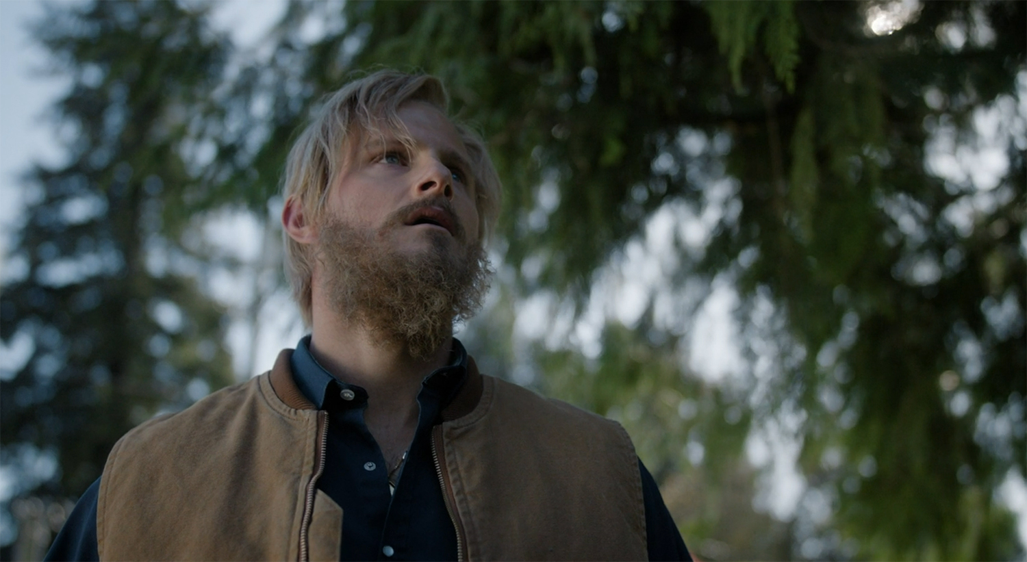 Ish sees the house with smoke.