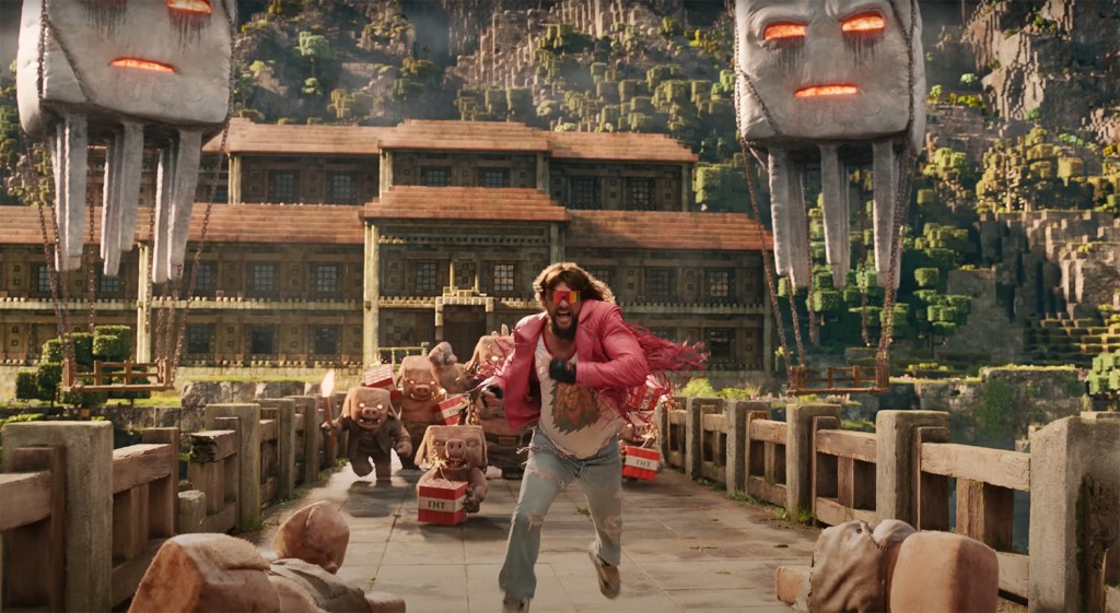 Jason Momoa runs away from Ghasts