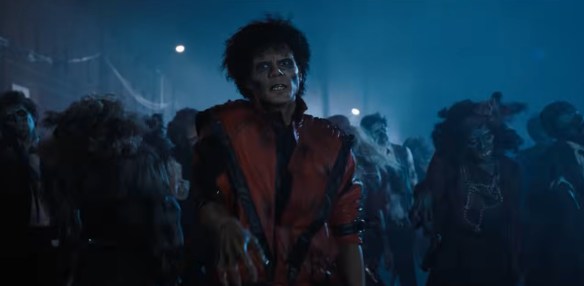 Michael performing Thriller. 