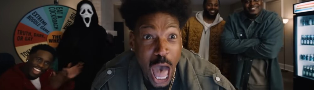 Ghostface appears live at the back of a stream.