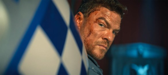 Alan Ritchson.